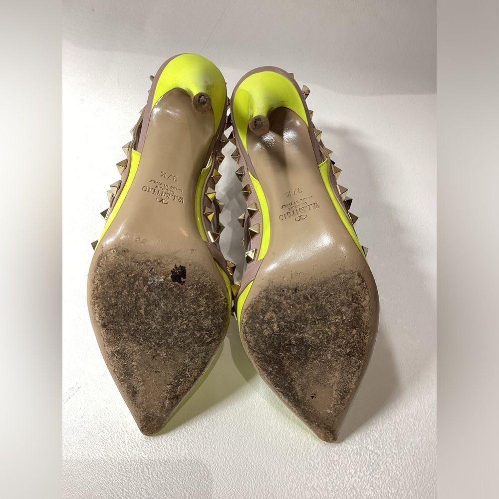 Valentino Garavani Neon Yellow Parent Leather Rockstud Pumps EU Size 37.5 - Picture 10 of 16